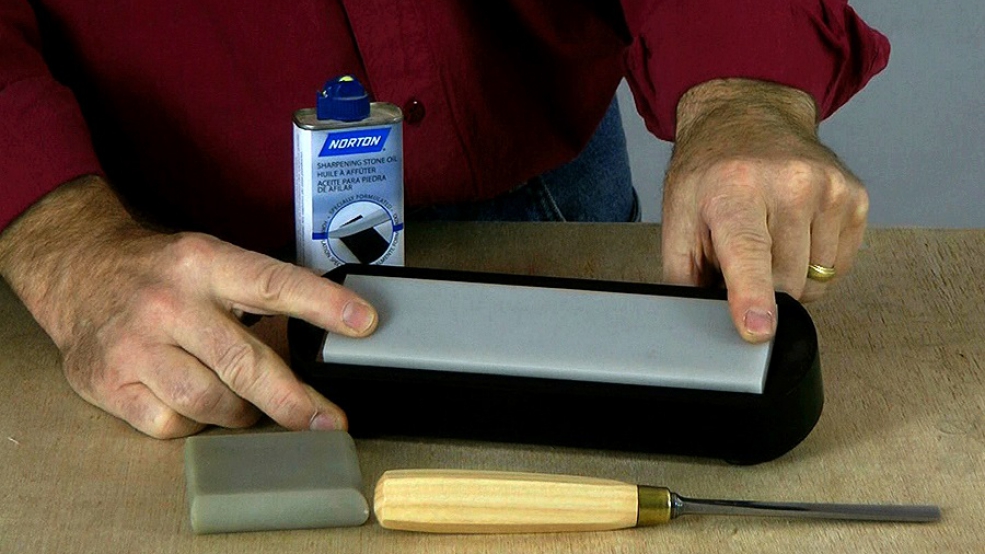 Chisel Sharpening with the Norton Water Stone Kit 